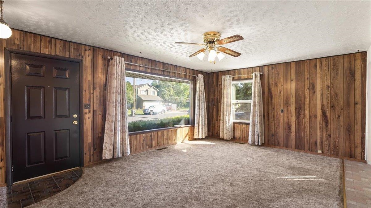 102 South Long Road Greenacres, WA 99016 - Photo 4 of 43 Gallery Image 4