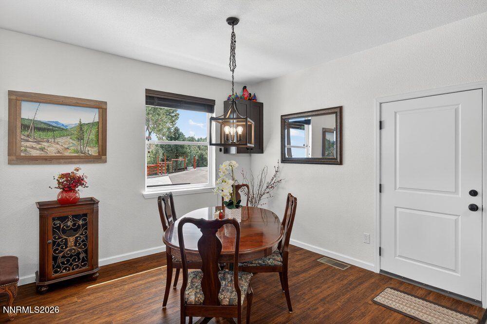 2300 Cartwright Road Reno, NV 89521 - Photo 15 of 44 dining2