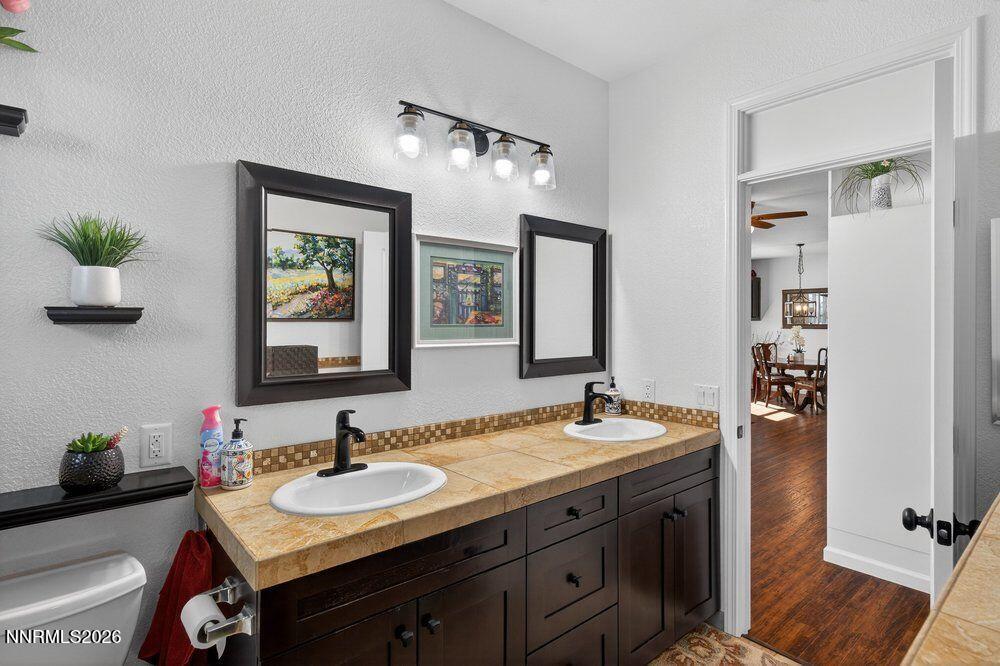 2300 Cartwright Road Reno, NV 89521 - Photo 21 of 44 masterbath2