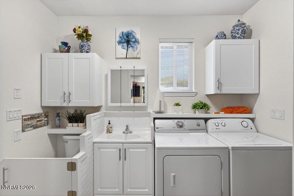 2300 Cartwright Road Reno, NV 89521 - Photo 25 of 44 laundry