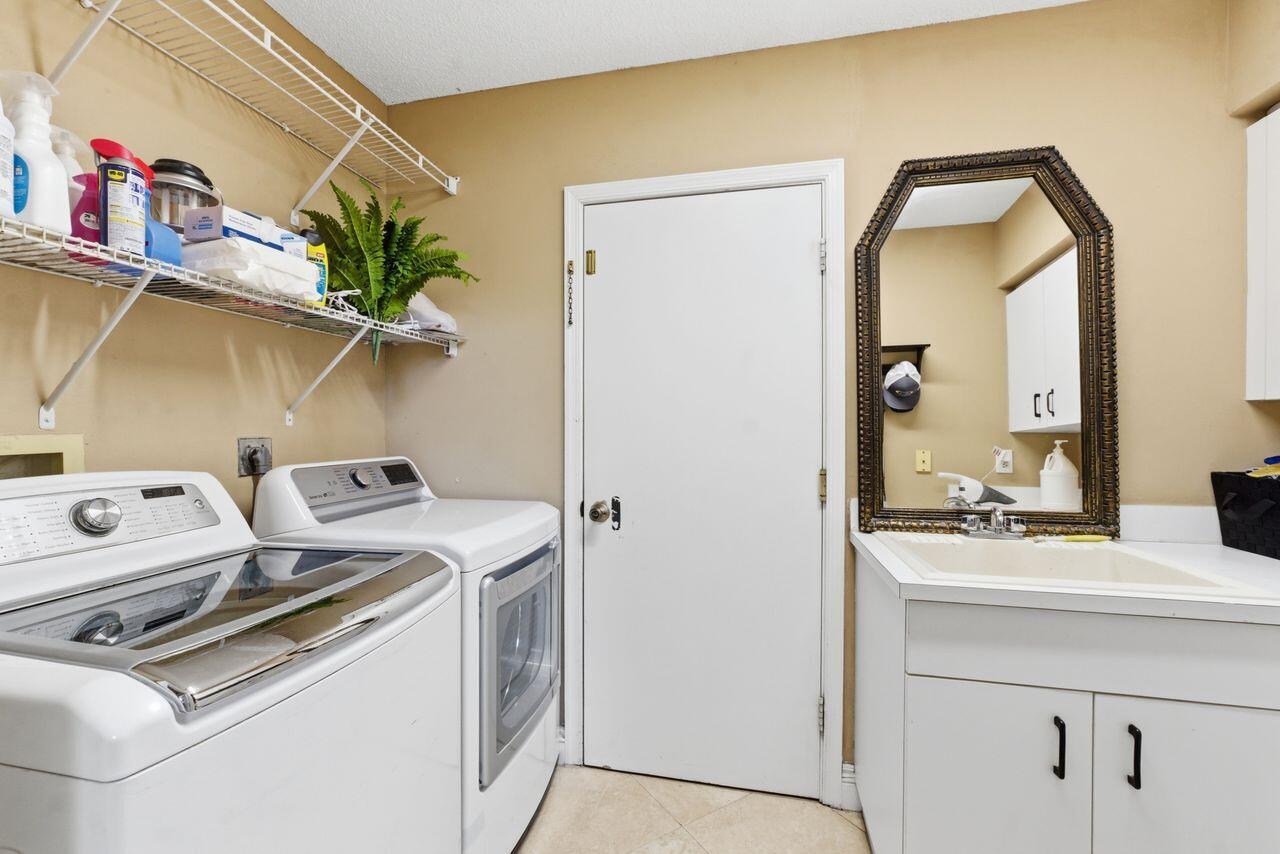 4654 Northwest 26th Way Boca Raton, FL 33434 - Photo 36 of 42 4654_NW_26th_Way_040