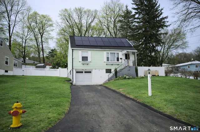 $289,900 | 23 Ashland Avenue, Waterbury, CT 06708