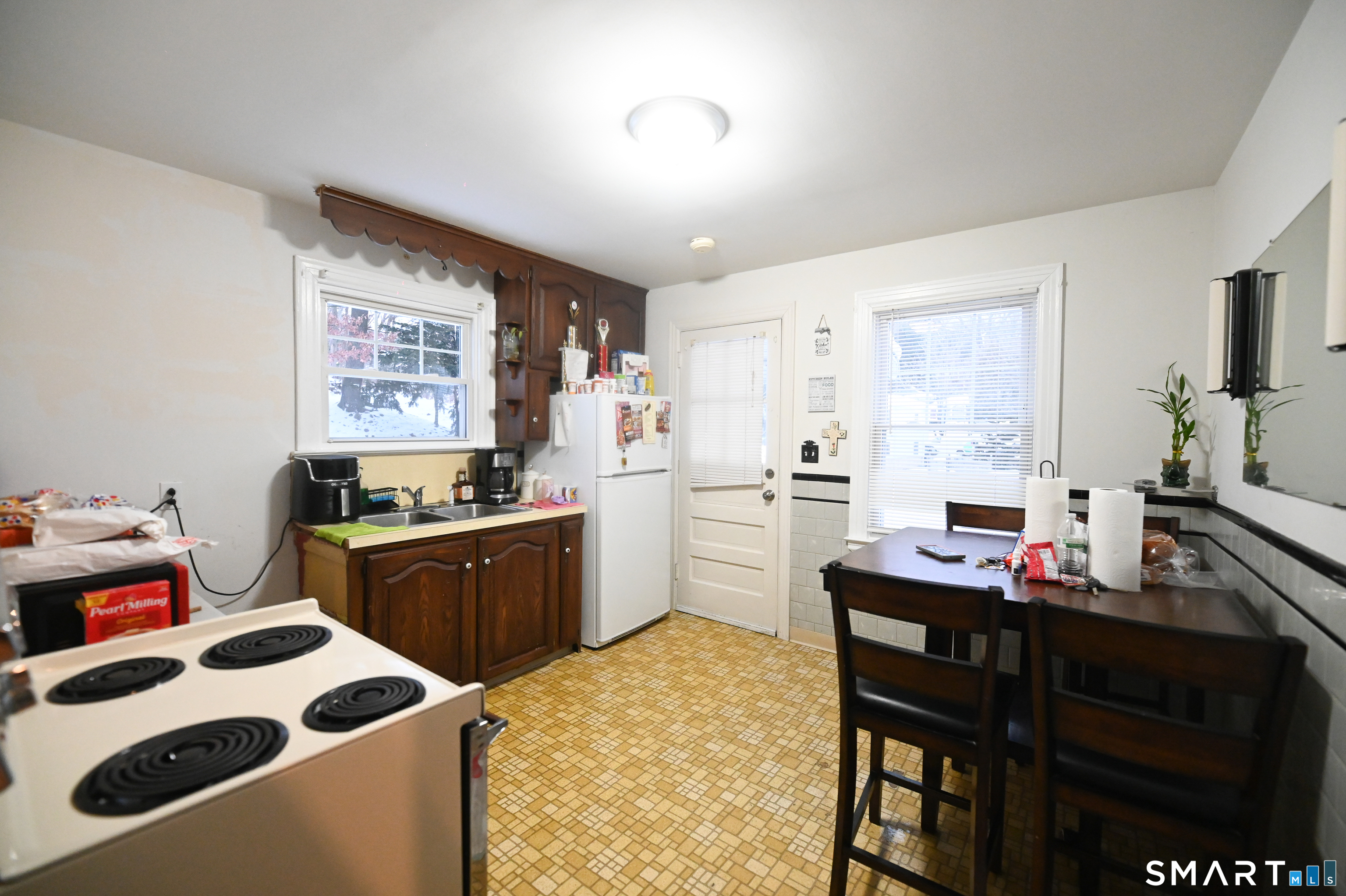 23 Ashland Avenue Waterbury, CT 06708 - Photo 11 of 21