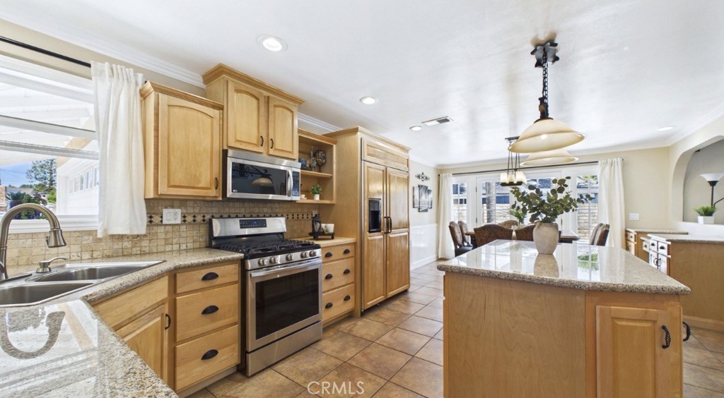 21104 Rosedell Drive Saugus, CA 91350 - Photo 14 of 57