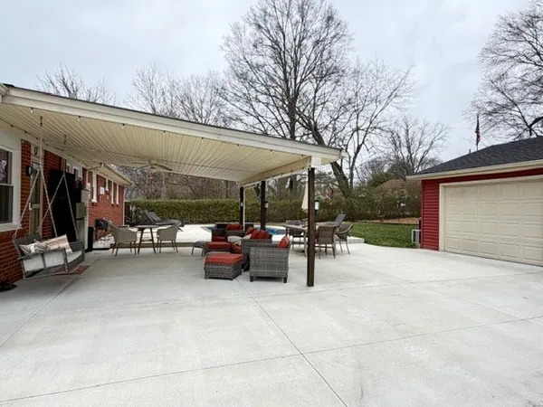 a view of the patio and fire pit