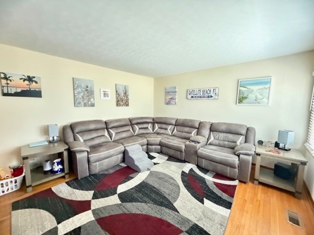 112 Ragan Street Tullahoma, TN 37388 - Photo 4 of 23 a living room with furniture and rug