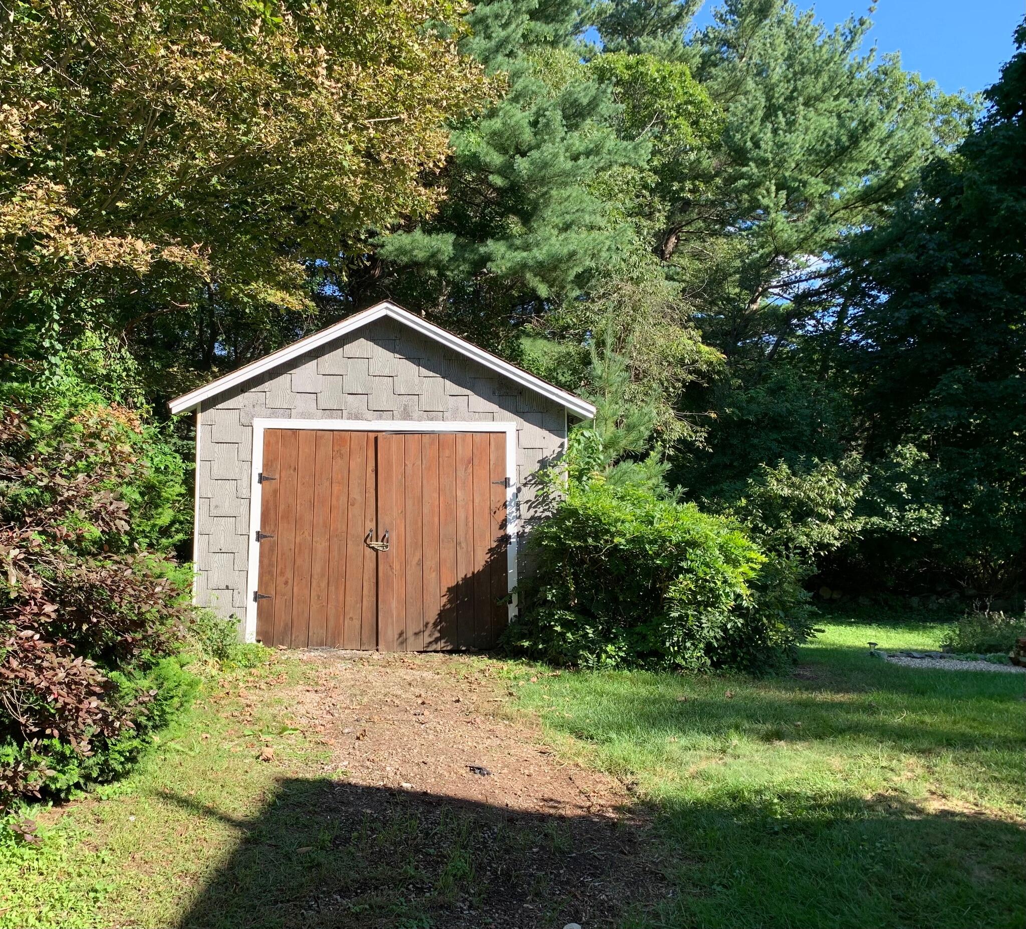 142 Brave Boat Harbor Road Kittery Point, ME 03905 - Photo 3 of 26 5ADEBD7A-62E0-4F31-9E29-16E9FE426E2E