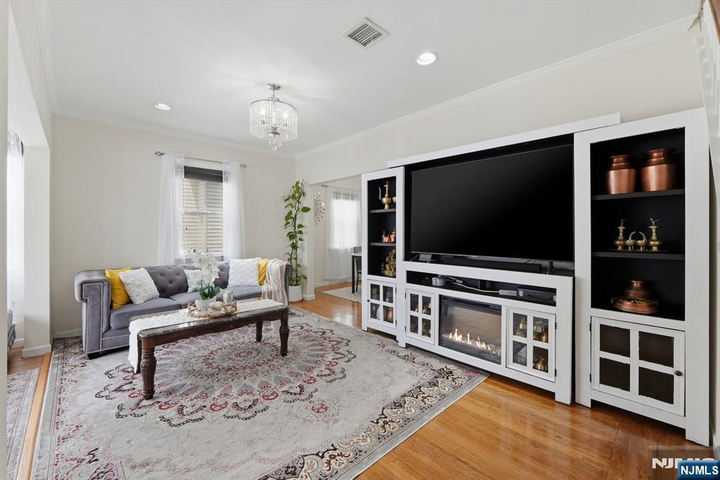 65 Franklin Road Teaneck, NJ 07666 - Photo 6 of 41