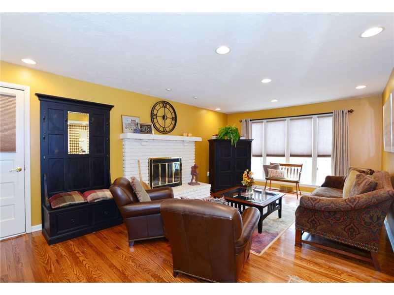 142 Berwyn Road Pittsburgh, PA 15237 - Photo 5 of 19 Family Room.