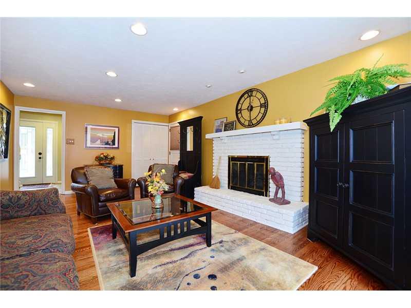 142 Berwyn Road Pittsburgh, PA 15237 - Photo 6 of 19 Family Room.
