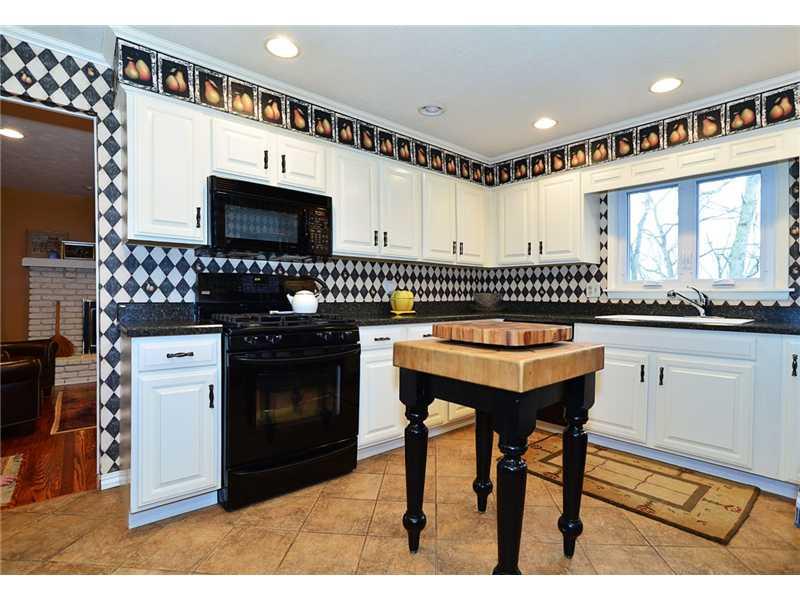 142 Berwyn Road Pittsburgh, PA 15237 - Photo 7 of 19 Kitchen.
