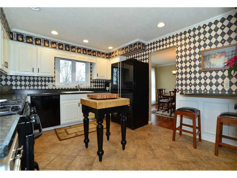 142 Berwyn Road Pittsburgh, PA 15237 - Photo 8 of 19 Kitchen.