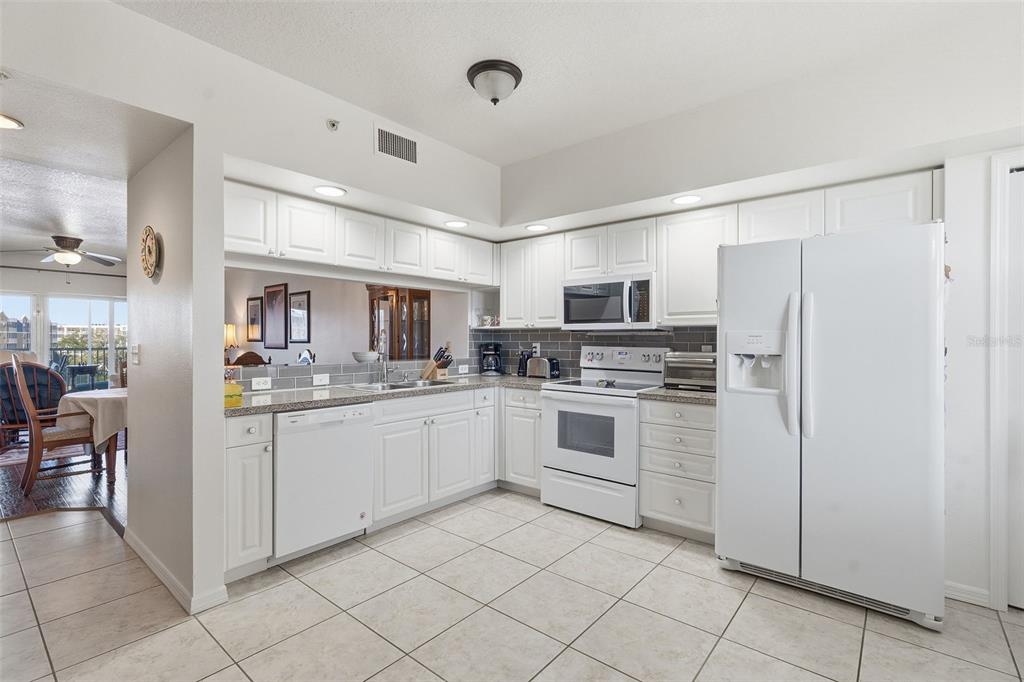 960 Starkey Road, Unit 2403 Largo, FL 33771 - Photo 7 of 24