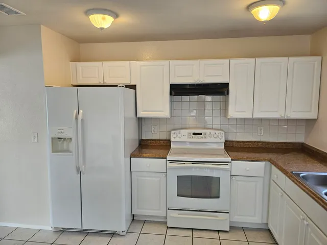 $1,950 | 501 Southeast Thanksgiving Avenue, Port St. Lucie, FL 34984