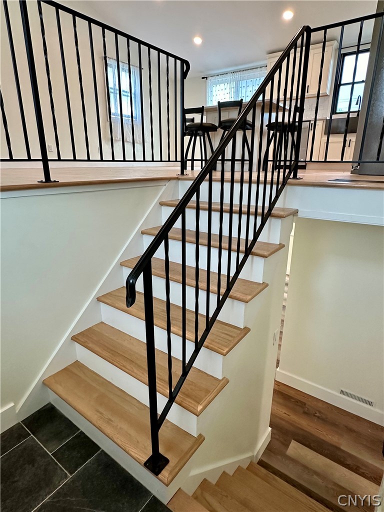 4961 Windgate Road Liverpool, NY 13088 - Photo 3 of 33