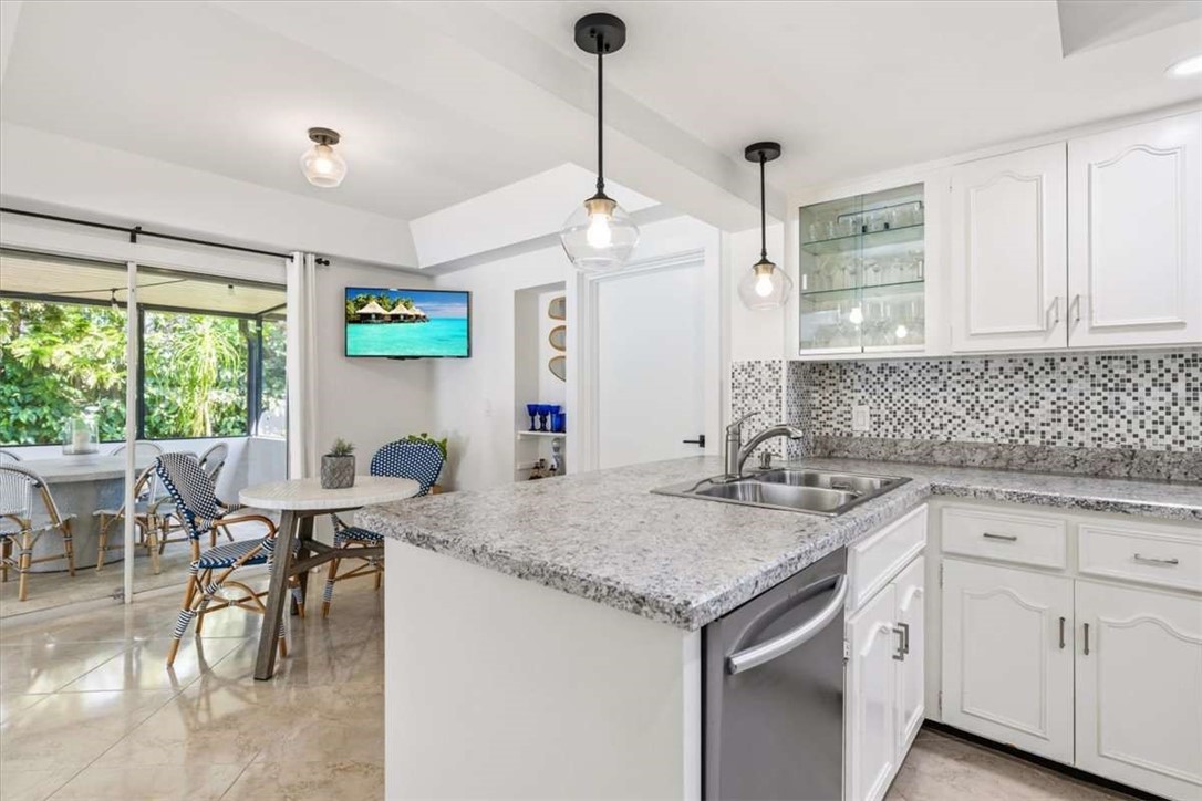 405 Eugenia Road Vero Beach, FL 32963 - Photo 11 of 36