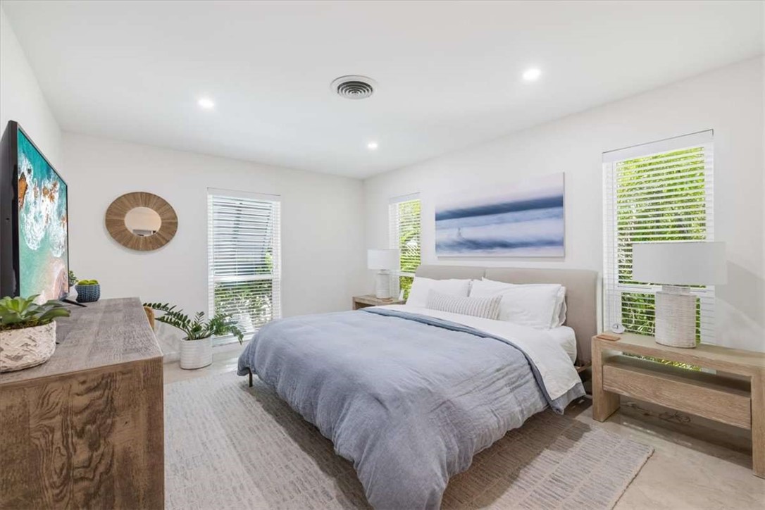 405 Eugenia Road Vero Beach, FL 32963 - Photo 12 of 36