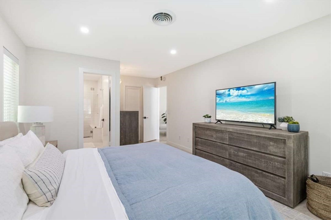 405 Eugenia Road Vero Beach, FL 32963 - Photo 13 of 36