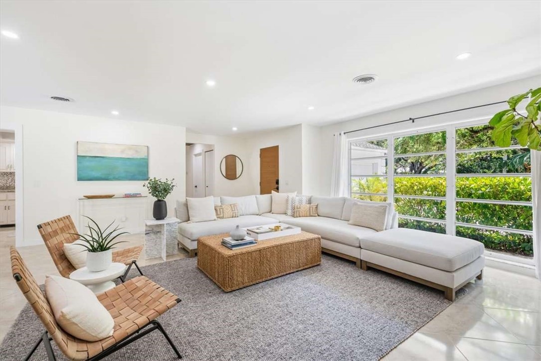 405 Eugenia Road Vero Beach, FL 32963 - Photo 3 of 36