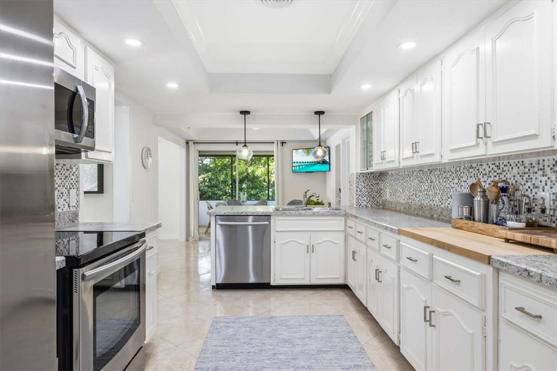 405 Eugenia Road Vero Beach, FL 32963 - Photo 10 of 36