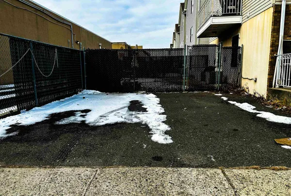 $3,090 | 171 Clifford Street, Unit 1, Newark, NJ 07105