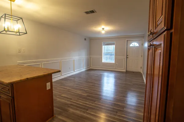 $3,090 | 171 Clifford Street, Unit 1, Newark, NJ 07105