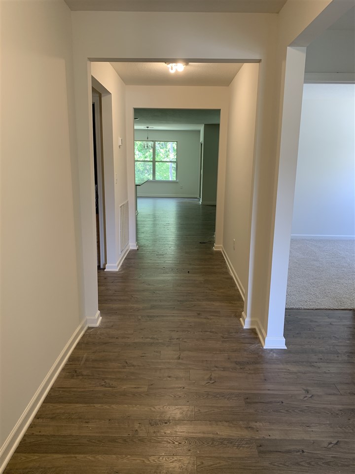 5392 Crossfield Road Memphis, TN 38109 - Photo 2 of 15
