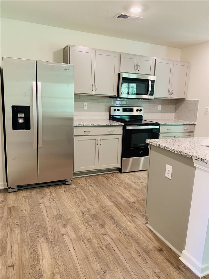 5392 Crossfield Road Memphis, TN 38109 - Photo 5 of 15