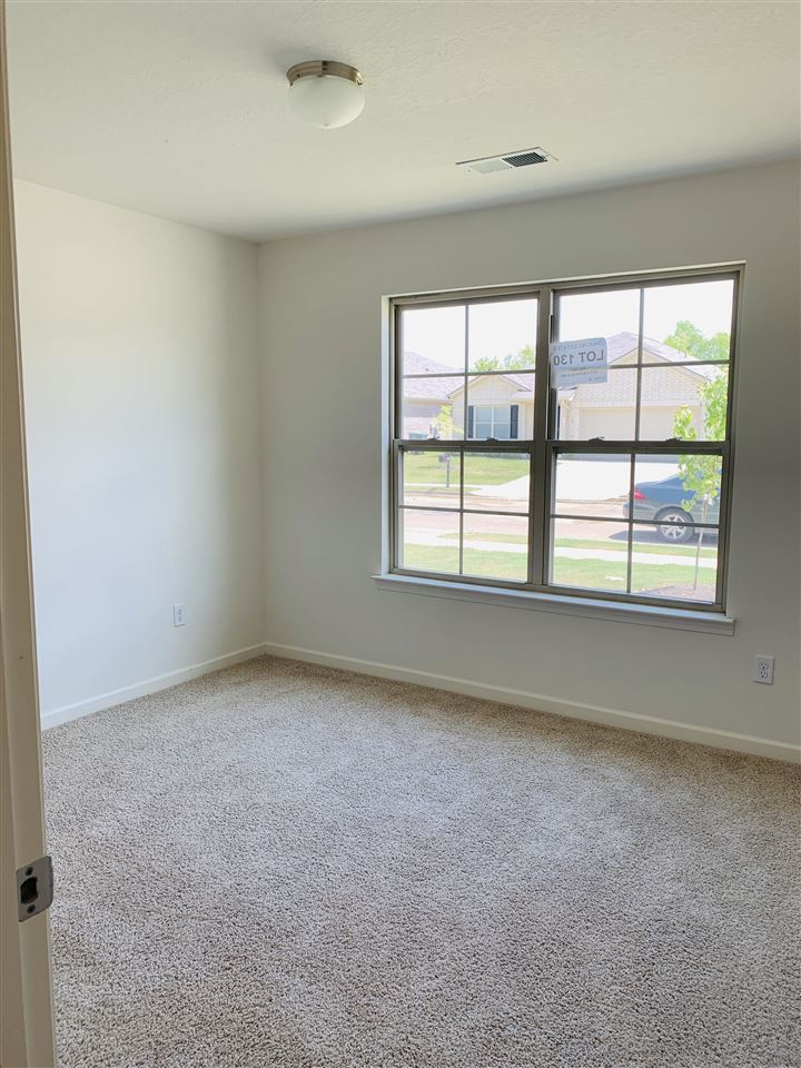 5392 Crossfield Road Memphis, TN 38109 - Photo 8 of 15