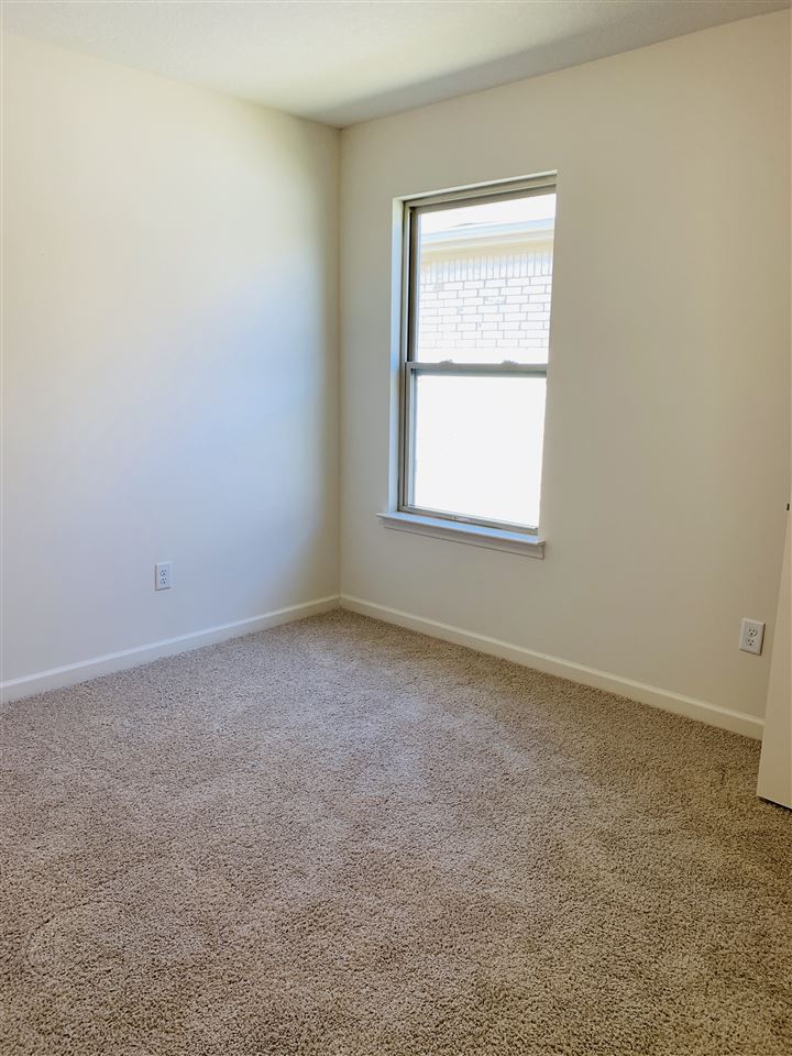5392 Crossfield Road Memphis, TN 38109 - Photo 9 of 15