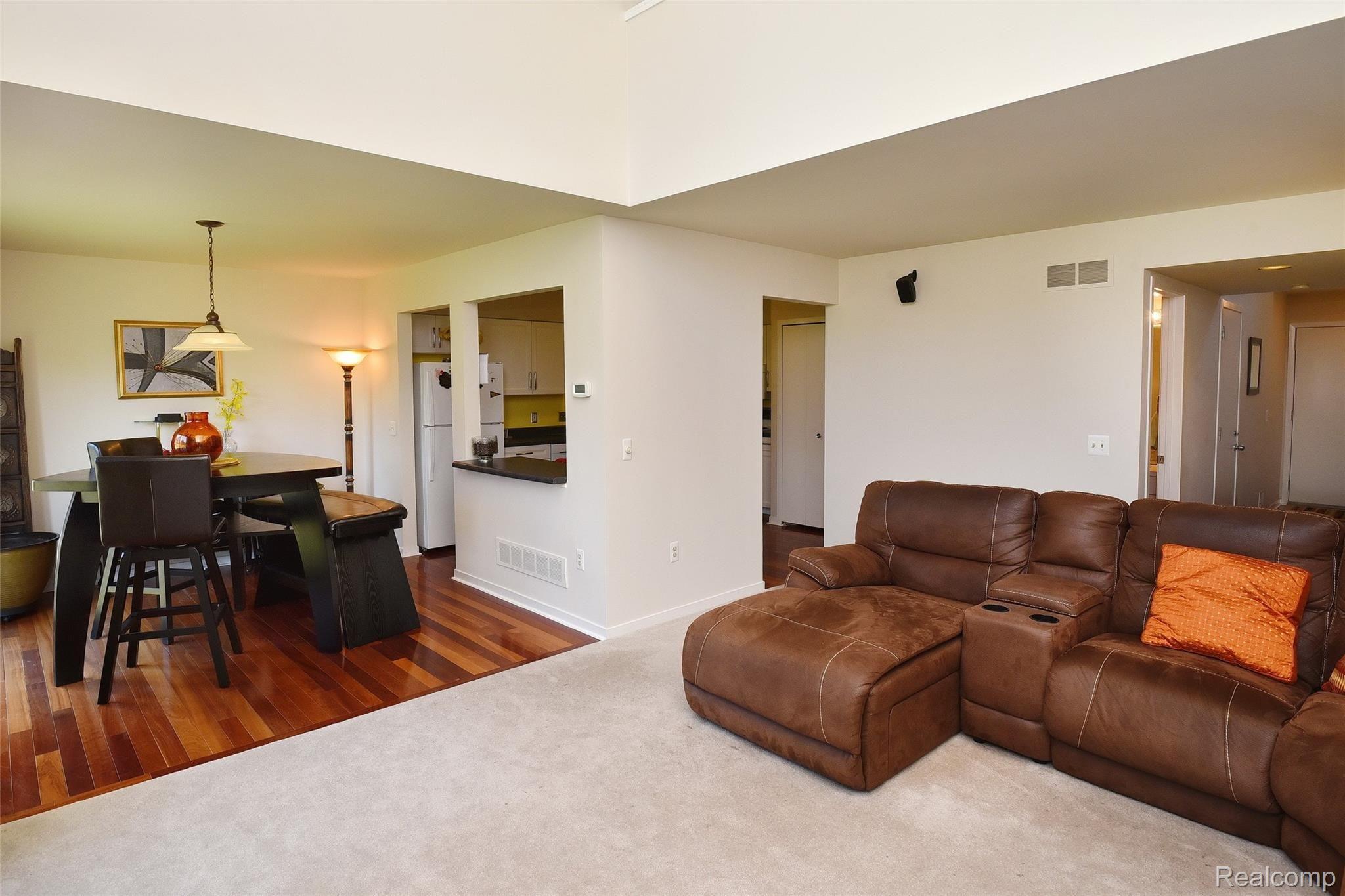 691 Charing Court_07.JPG