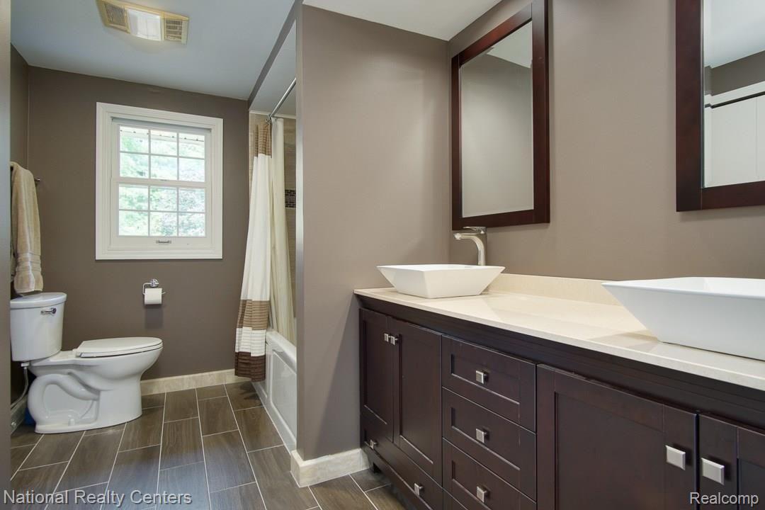 4468 Rohr Road Clarkston, MI 48348 - Photo 23 of 35 4468-Rohr-023.jpg
