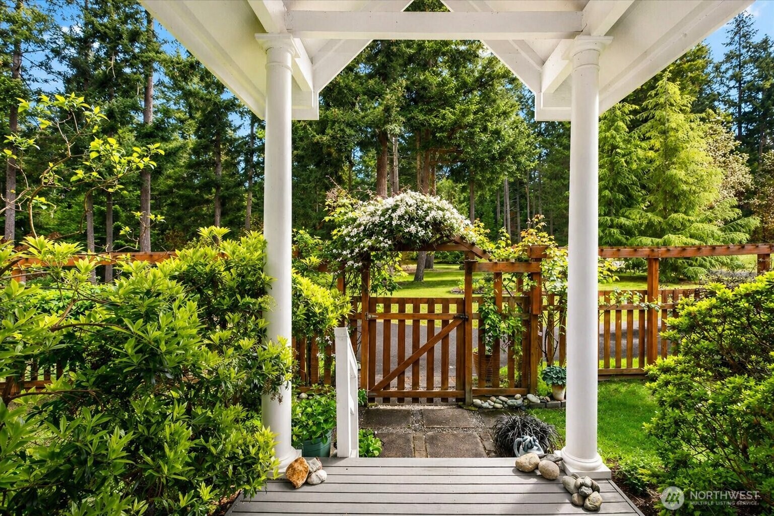 5427 Bayview Road Langley, WA 98260 - Photo 1 of 40