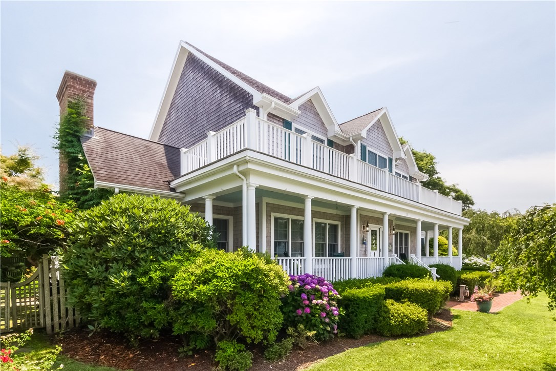 15 Roxbury Road Narragansett, RI 02882 - Photo 3 of 38 Seaside charm
