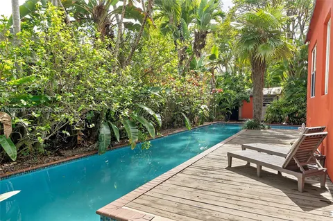 $2,000,000 | 120 Southwest 24th Road, Miami, FL 33129