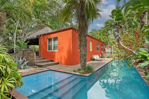 $2,000,000 | 120 Southwest 24th Road, Miami, FL 33129