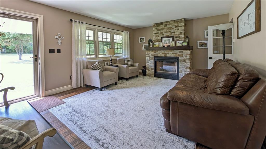 187 Mason Road Baden, PA 15005 - Photo 3 of 43