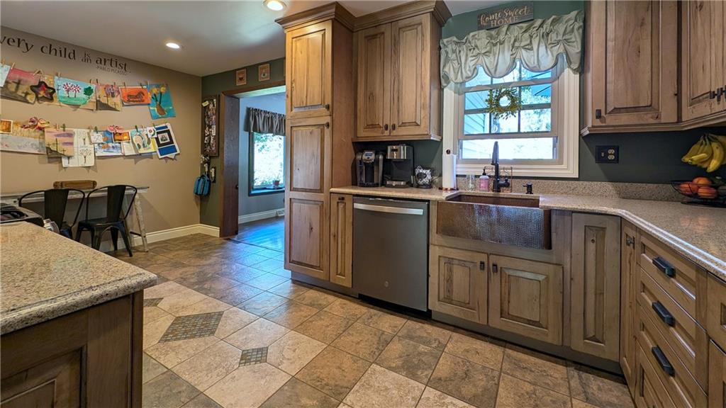 187 Mason Road Baden, PA 15005 - Photo 6 of 43