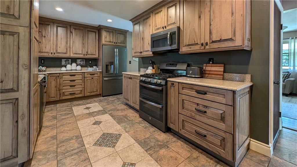 187 Mason Road Baden, PA 15005 - Photo 7 of 43