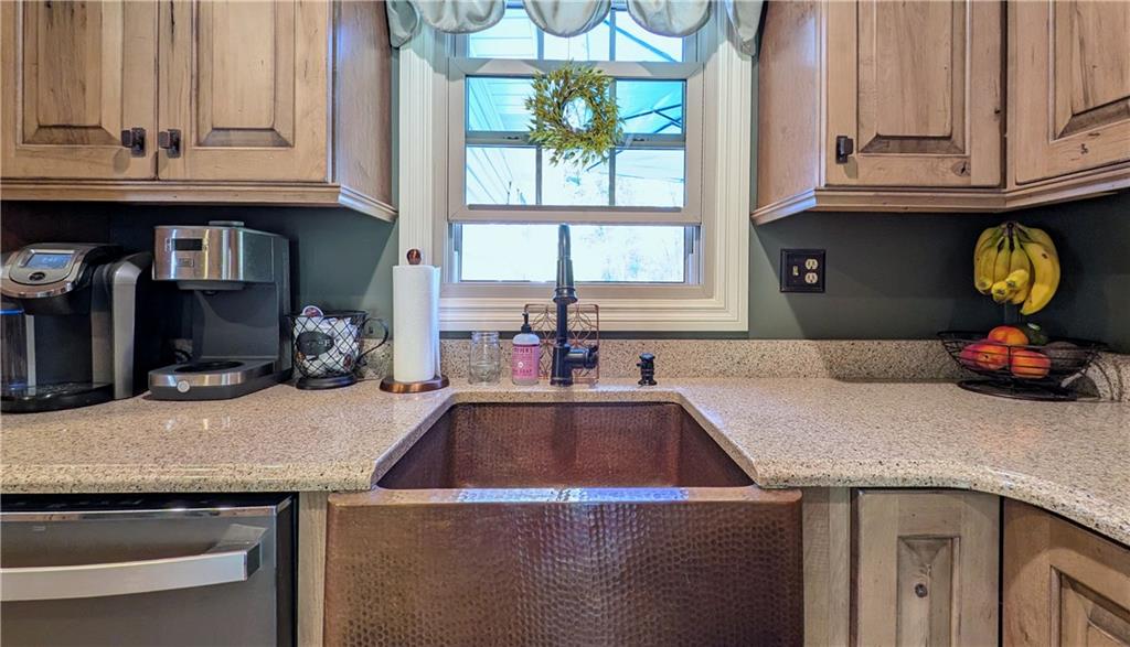 187 Mason Road Baden, PA 15005 - Photo 9 of 43
