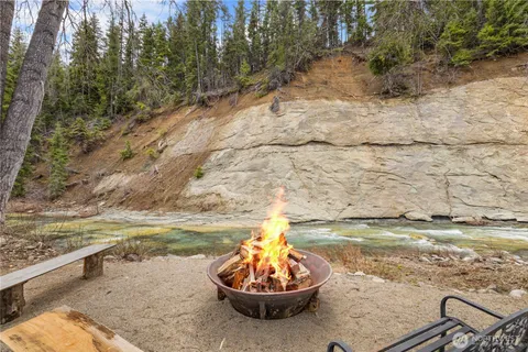$1,495,000 | 4010 Teanaway Rd Middle Fork, Cle Elum, WA 98922