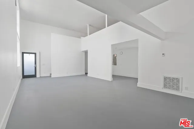 $5,750 | 558 Rose Avenue, Unit 2, Venice, CA 90291