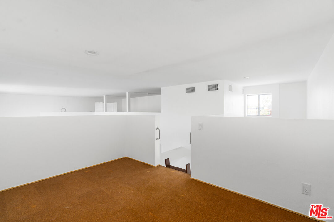 558 Rose Avenue, Unit 2 Venice, CA 90291 - Photo 18 of 21