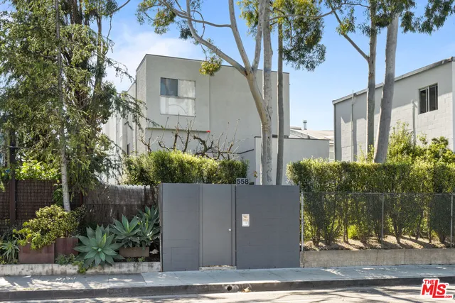 $5,750 | 558 Rose Avenue, Unit 2, Venice, CA 90291