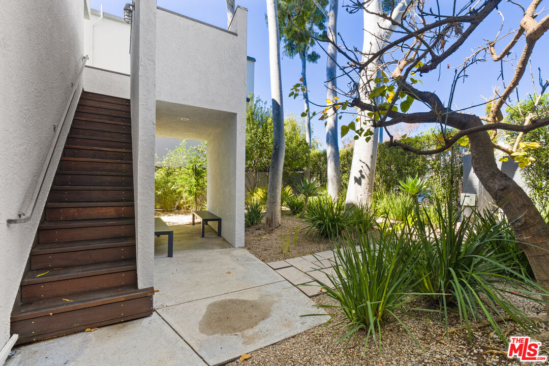 558 Rose Avenue, Unit 2 Venice, CA 90291 - Photo 5 of 21