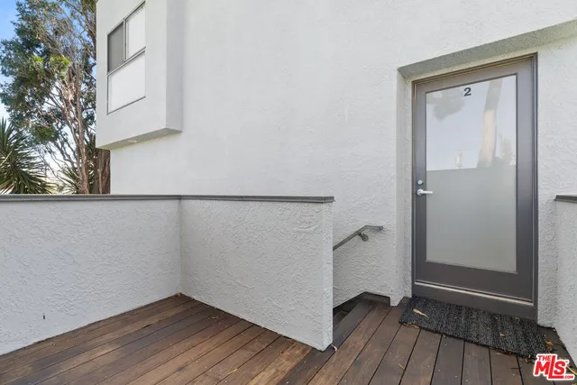 $5,750 | 558 Rose Avenue, Unit 2, Venice, CA 90291