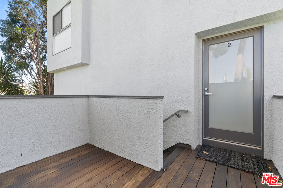 558 Rose Avenue, Unit 2 Venice, CA 90291 - Photo 6 of 21
