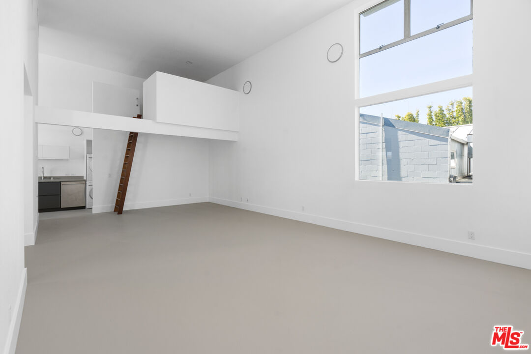 558 Rose Avenue, Unit 2 Venice, CA 90291 - Photo 7 of 21