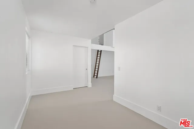 $5,750 | 558 Rose Avenue, Unit 2, Venice, CA 90291