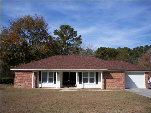 207 Longleaf Road Summerville, SC 29486 - Photo 1 of 4 Primary Photo